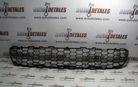 Toyota Corolla Verso AR10 Front bumper lower grill 531120F020