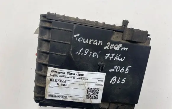 Volkswagen Touran I Fuse module 1K0937804G