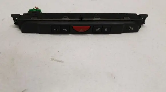 Land Rover Discovery 3 - LR3 Hazard light switch YUL500400WUX