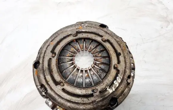 Volkswagen Polo IV 9N3 Pressure plate 