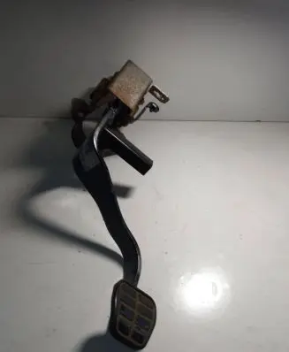 Mitsubishi Colt Brake pedal 1240005400000 A4542900116 MR955197