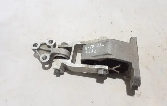 Nissan X-Trail T33 Engine mount bracket 113606UM0A
