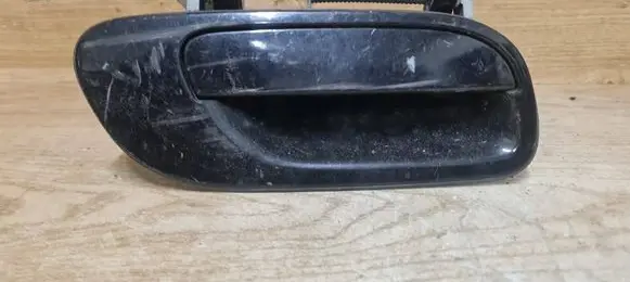 Volvo V70 Front door exterior handle