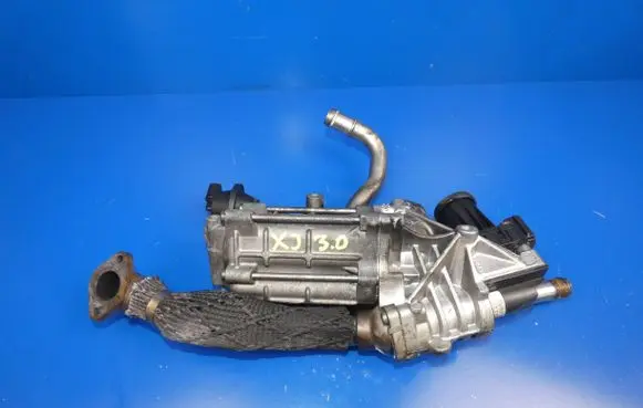 Jaguar XJ X351 EGR valve 701881040 11T038