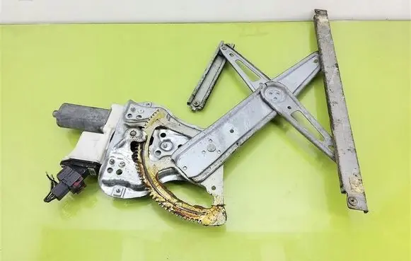 Toyota Corolla E120 E130 Front door window regulator with motor 0130822031