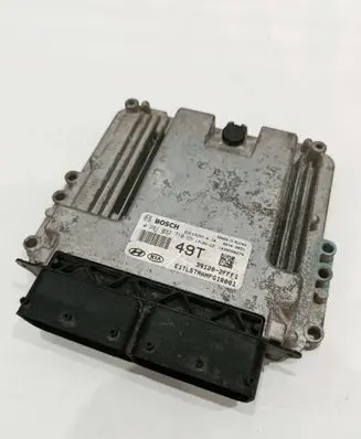 Hyundai Tucson TL Engine control unit/module 0281032710 EDC17C57 391202FFF1