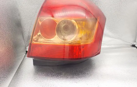 Toyota Corolla E120 E130 Rear/tail lights B156002311 V259BL