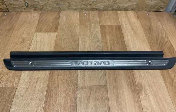 Volvo S40, V40 Front sill trim cover 30818425