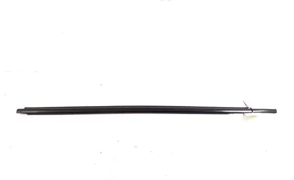 Toyota Yaris Front door glass trim molding 68210-0D060