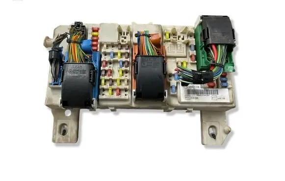 Ford Focus Comfort/convenience module 519243125 7M5T14A073DC