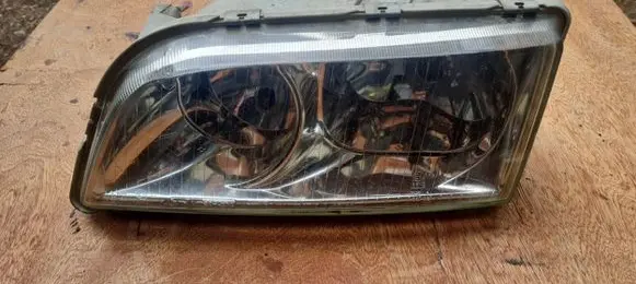 Volvo S40, V40 Headlight/headlamp