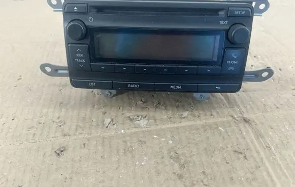 Toyota Avensis T270 Radio/CD/DVD/GPS head unit 8612005240