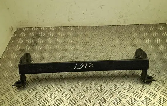 Engine mounting bracket
