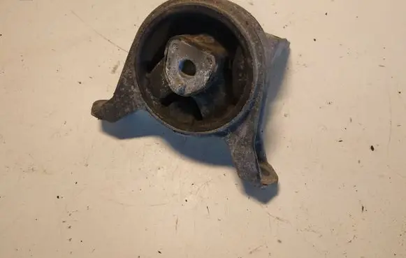 Opel Zafira A Engine mount bracket