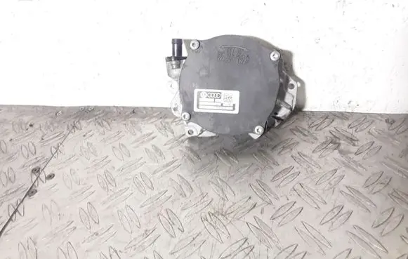 Audi TT TTS Mk2 Vacuum pump 03L145100B