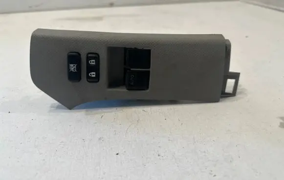 Toyota Yaris Electric window control switch 9260597