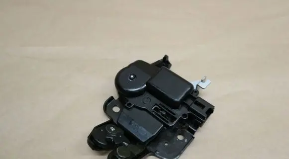 Subaru Legacy Tailgate/trunk/boot lock/catch/latch 57530AG010