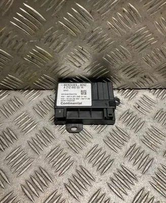 Mercedes-Benz E W212 Fuel injection pump control unit/module 2124400314 A2124400314