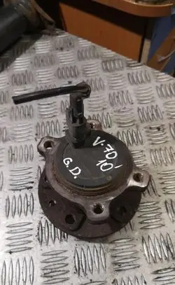 Volvo V70 Rear wheel bearing hub 