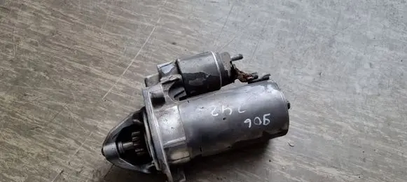 Mercedes-Benz Sprinter W906 Starter motor 0061512501 0061517401