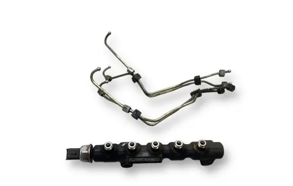 Citroen Xsara Picasso Fuel main line pipe 9654592680 K1386
