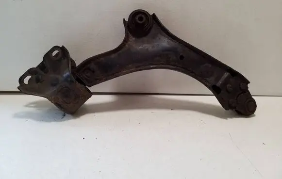 Volvo XC70 Front lower control arm/wishbone
