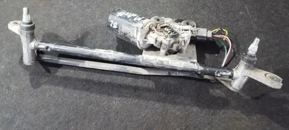 Hyundai Matrix Front wiper linkage and motor