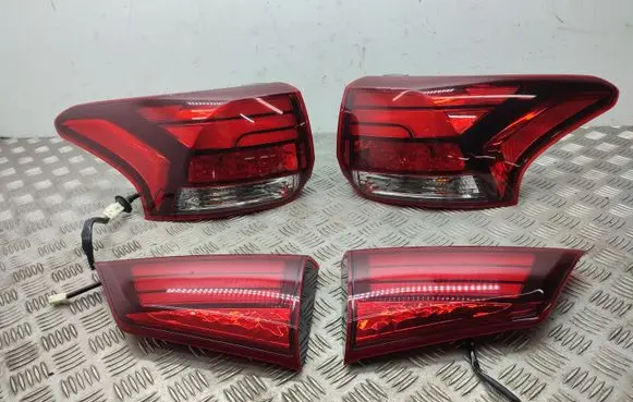 Mitsubishi Outlander Rear/tail lights set 