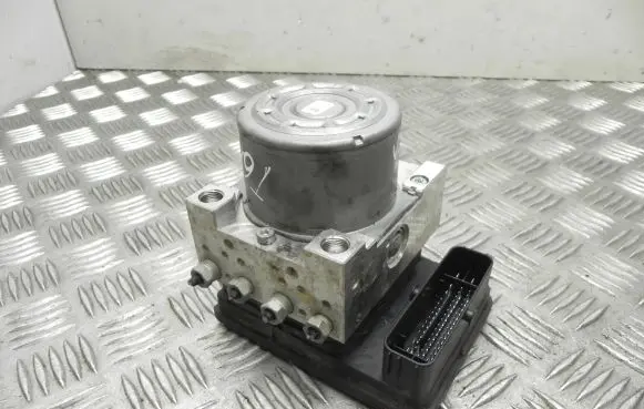 Land Rover Discovery Sport ABS control unit/module GJ322C405AH