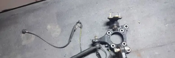 Front wheel hub