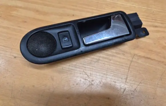 Volkswagen PASSAT B4 Rear door interior handle 3B0839114