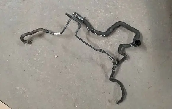 Seat Leon (5F) Engine coolant pipe/hose 5Q0122101HH