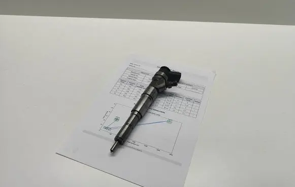 BMW 5 E60 E61 Fuel injector 0445110 219 0445110219