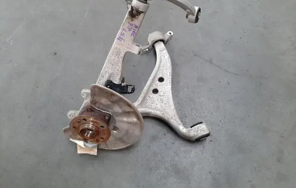 Mercedes-Benz ML W166 Front wheel hub spindle knuckle A16604