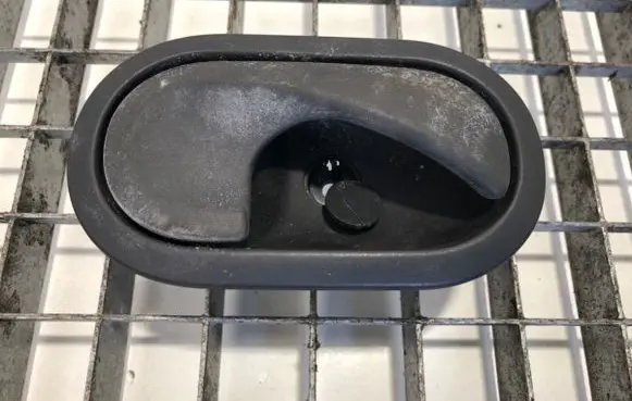 Renault Master III Front door interior handle