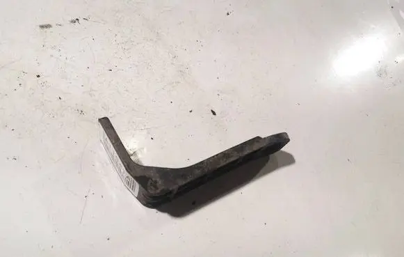 Hyundai i30 Front bumper mounting bracket