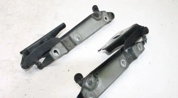 Audi A4 S4 B7 8E 8H Tailgate/trunk/boot hinge 8H0827301B 8H0827302B