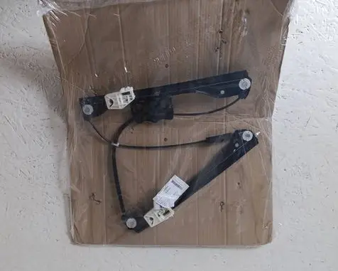 Skoda Fabia Mk3 (NJ) Front door electric window regulator 6V0837462C D2B08B01 63006399