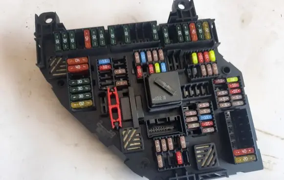 BMW 7 F01 F02 F03 F04 Fuse module 1670499 9234423