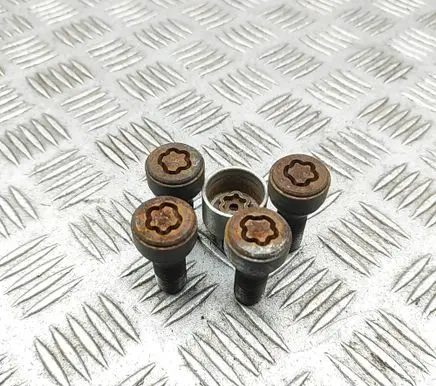 BMW X6M G06 F96 Anti-theft wheel nuts and lock 6897735