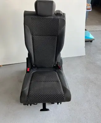 Opel Zafira C Second row seats 