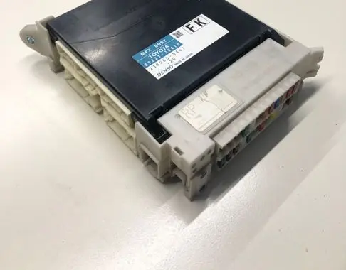 Lexus GS 250 350 300H 450H Fuse module 8922130410 2380005461 8273030M10
