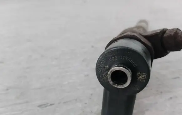 Fuel injector