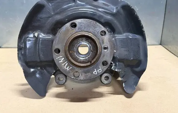 Mini Cooper Countryman R60 Front wheel hub spindle knuckle 