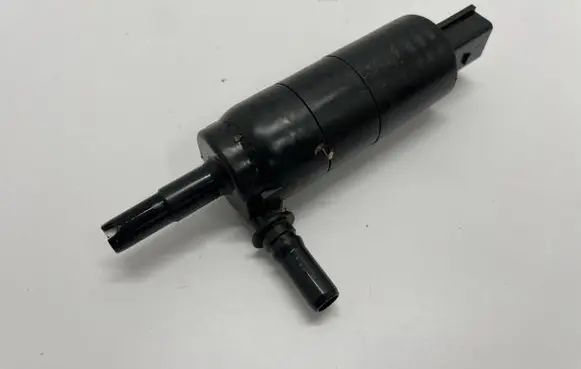BMW 4 F32 F33 Headlight washer pump 7217792