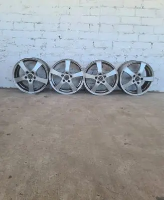 R16 alloy rim