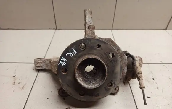Renault Trafic II (X83) Front wheel hub spindle knuckle 