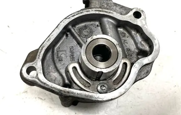 Mercedes-Benz E W210 Vacuum pump A6512300165 GD01497