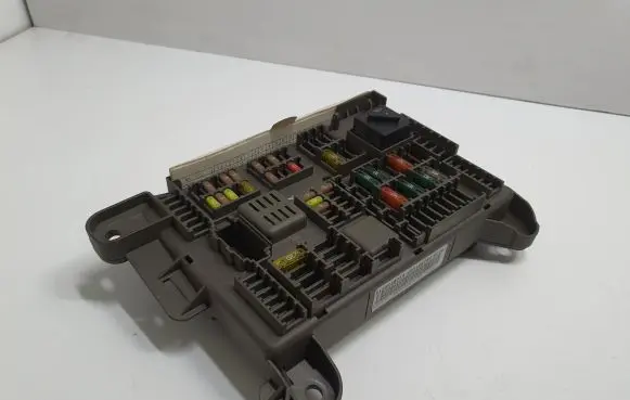 BMW X6 E71 Fuse module 6931687 61146931687