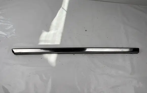Chrysler Sebring (JS) Front door trim (molding) 